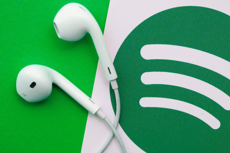 6 Cool Spotify Tips and Tricks to Try On PC and Mobile